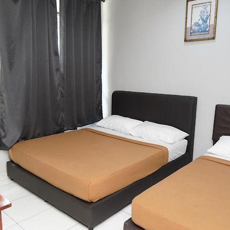 Hotel Sixty Nine Johor Bahru Kültér fotó
