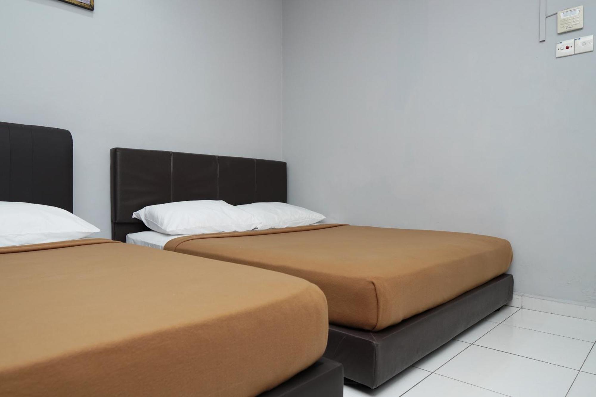 Hotel Sixty Nine Johor Bahru Kültér fotó