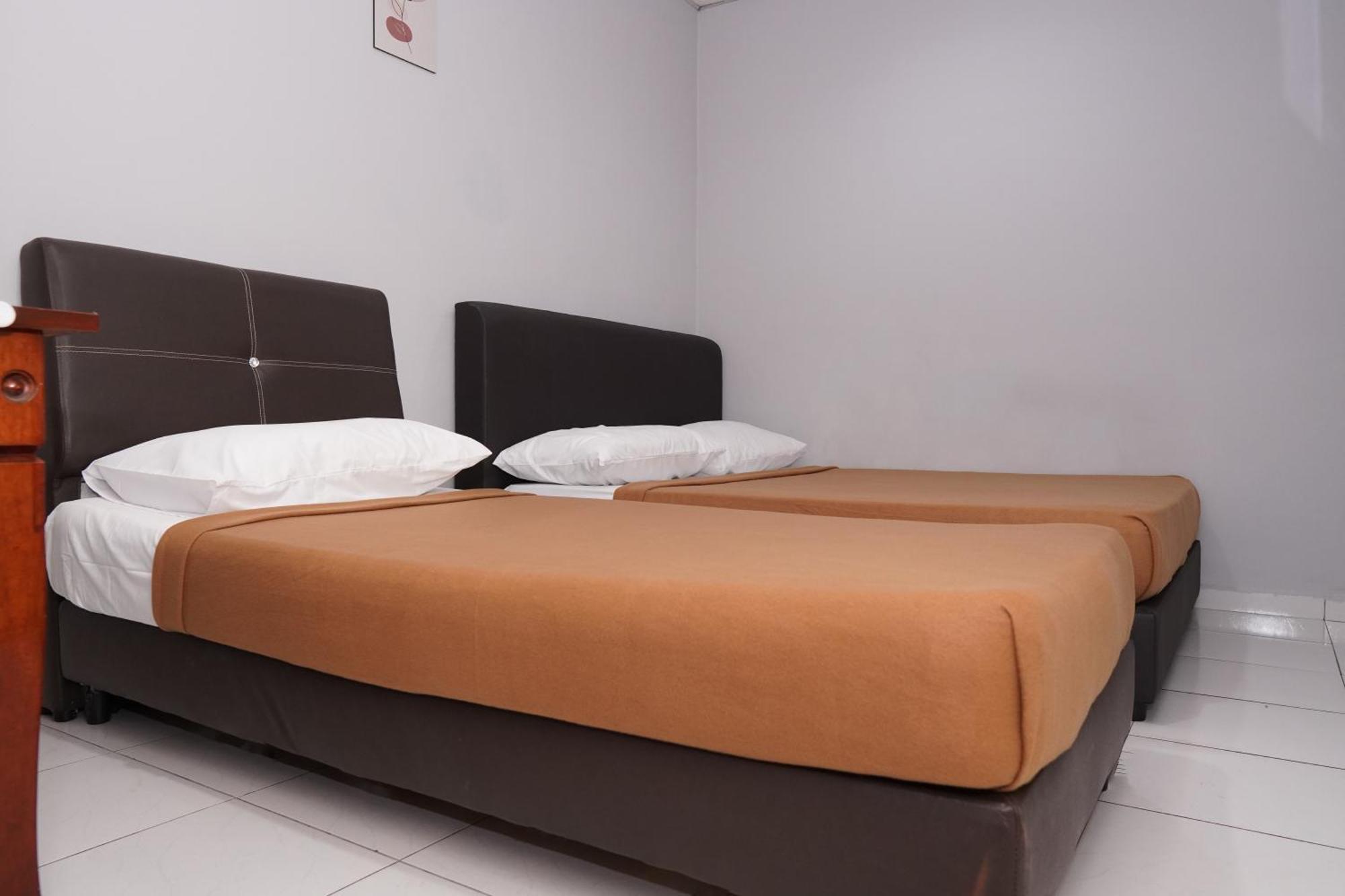 Hotel Sixty Nine Johor Bahru Kültér fotó
