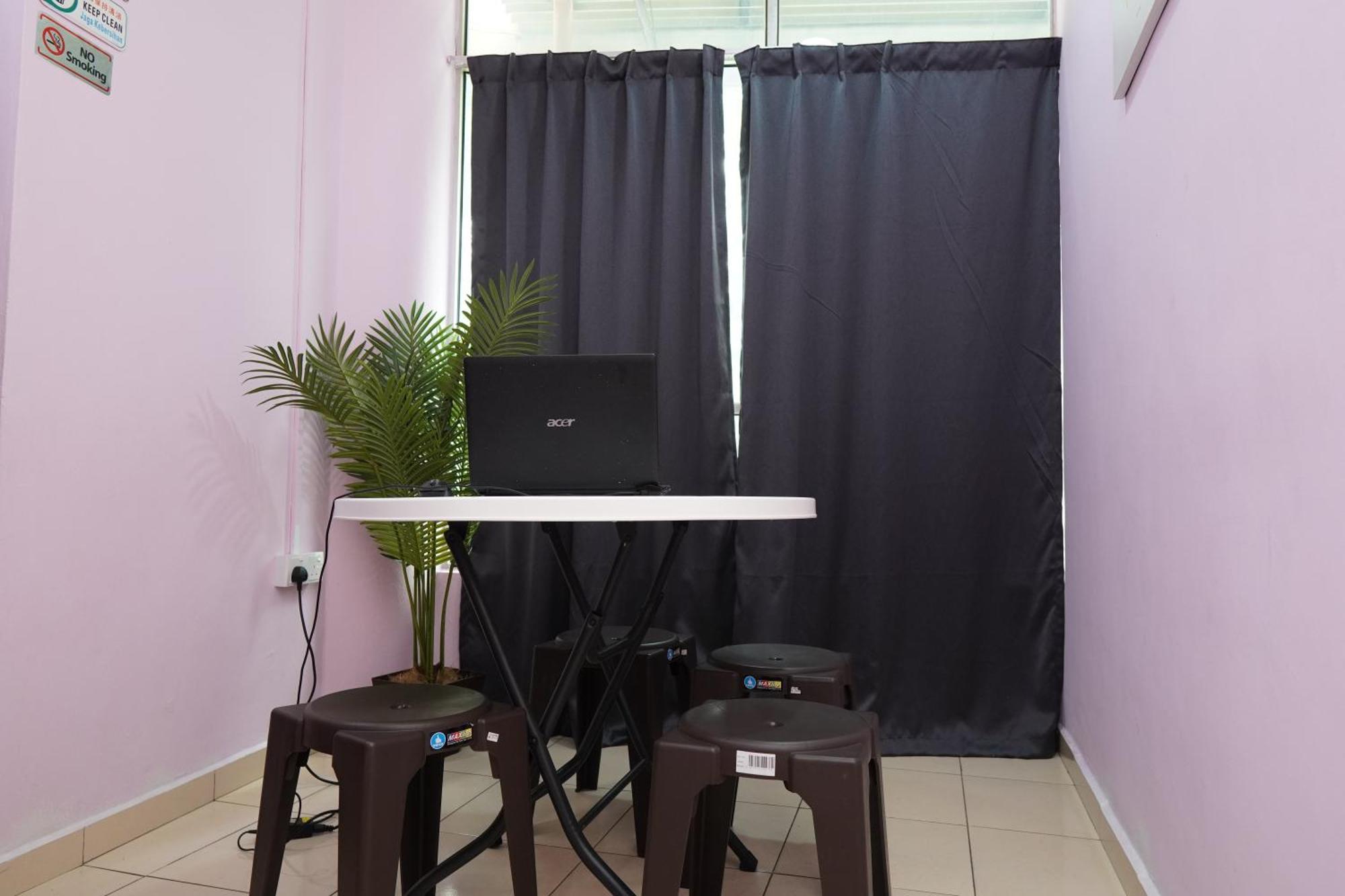 Hotel Sixty Nine Johor Bahru Kültér fotó